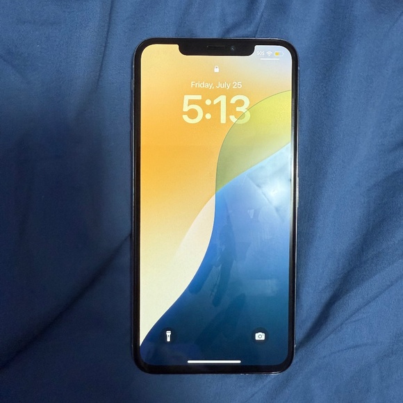 IPHONE XS MAX WHITE COLOR UNLOCKED